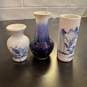 Vintage Mini Vases Unmarked Blue & White Up‎ To 4" Set Of 3